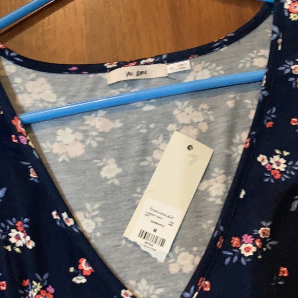 mi ami navy floral print dress - Picture 3 of 4